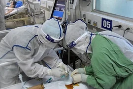 Cán bộ y tế tuyến đầu tử vong khi chống dịch có được công nhận là liệt sĩ?