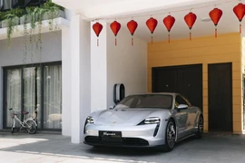 Porsche Taycan chính thức được giao đến các khách hàng đầu tiên tại Việt Nam