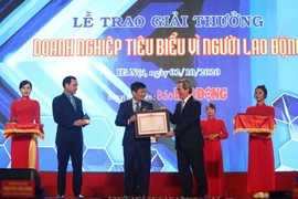 8 doanh nghiệp tiêu biểu vì người lao động được Thủ tướng tặng bằng khen