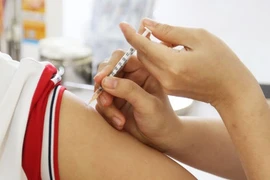 Người không tiêm vaccine có nguy cơ mắc COVID-19 cao hơn khoảng 5 lần so với người đã tiêm