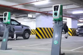 Hai nghìn trạm sạc xe điện VinFast đang được triển khai thế nào?