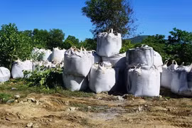 Nông Cống: Chất thải đổ trộm không phải chất nguy hại