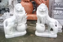 Không nên đặt sư tử đá trước cửa