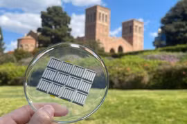 Kỹ thuật mới ngăn chặn việc suy thoái của pin điện mặt trời perovskite