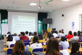 Người tốt nghiệp đại học muốn làm giáo viên THCS, THPT sẽ được bồi dường nghiệp vụ