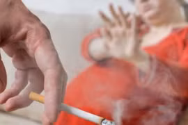 Vợ mang bầu vẫn phải ngửi khói thuốc