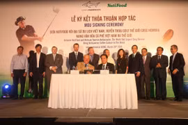  NutiFood cùng huyền thoại golf Greg Norman mang  cà phê Việt Nam ra thế giới