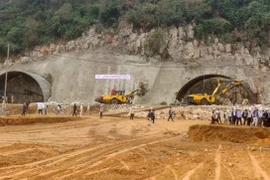 Vật liệu làm đường trên nền đất yếu