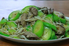 Ăn mướp khỏe người, đẹp da