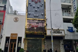 Cơ sở nha khoa Đỗ Minh Hiệp tại 135 Lê Thị Riêng, phường Bến Thành, quận 1 bị xử phạt hơn 92 triệu đồng. 