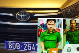 Hai công an “dỏm” bị bắt giữ khi đang đọc lệnh bắt người