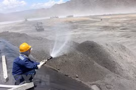 Tro xỉ nhiệt điện là tài nguyên hay chất thải nguy hại?