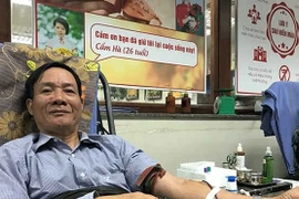 Nhiều người hiến máu để "check-in" thời khắc cuối cùng của năm 2018