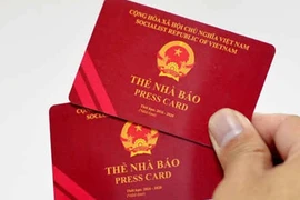 Thẻ đảng viên, thẻ nhà báo… vẫn làm được thủ tục đi máy bay