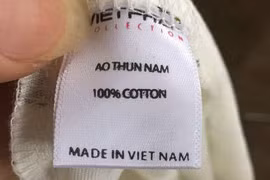 Thu giữ hơn 600 áo phông do Trung Quốc sản xuất gắn nhãn mác Việt Nam