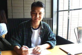 Dùng củ nghệ, dâu tây làm... pin năng lượng mặt trời