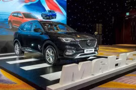 MG HS ra thêm bản mới trước khi chuyển sang nhập khẩu từ Thái Lan