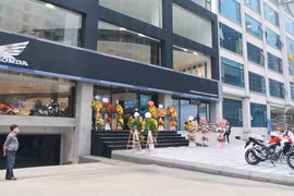 Giữa thời dịch Covid-19, Honda âm thầm khai trương Cửa hàng Mô tô PKL đầu tiên ở Hà Nội