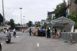 Hà Nội: Chính thức dừng kiểm soát người dân ra, vào thành phố.