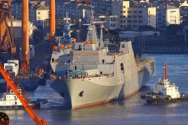 Trung Quốc đạt kỷ lục mới, hạ thủy 3 chiến hạm cùng ngày