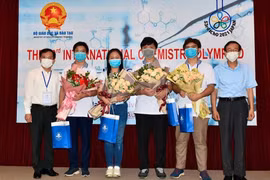Học sinh Việt Nam giành 3 huy chương Vàng Olympic Hóa học Quốc tế 2021