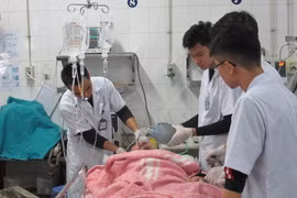 Ngày Tết cẩn trọng với ngộ độc, tai nạn