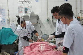 Ngày Tết cẩn trọng với ngộ độc, tai nạn