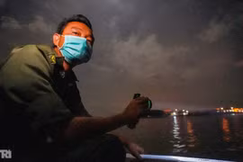 Trắng đêm bảo vệ "vùng xanh" trên biển tại xã đảo duy nhất ở TPHCM