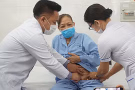 Can thiệp nội mạch điều trị phình mạch máu