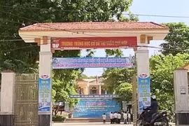 19 học sinh bị thầy giáo tát vì không thuộc bài