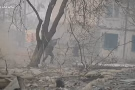 Video: Trận chiến giành Mariopol – góc nhìn người trong cuộc, trailer phim tài liệu Bên bờ vực thẳm