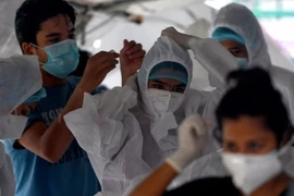 WHO cảnh báo 'làn sóng lớn' Covid-19