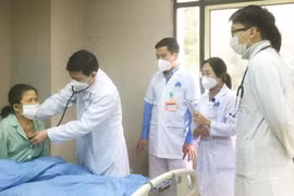 Những triệu chứng cần hỗ trợ y tế khẩn cấp sau mắc COVID-19