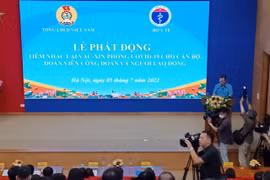 Phát động chiến dịch tiêm vắc xin COVID-19 mũi 3 và 4 cho cán bộ công chức, viên chức và người lao động