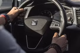 Nguyên nhân khiến cho vô lăng ô tô đánh lại bị nặng 