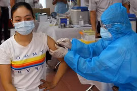 Bộ Y tế yêu cầu đẩy nhanh tiến độ tiêm vắc-xin Covid-19, hoàn thành trước 18-6