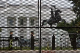 Thủ đô Mỹ khác lạ giữa rào chắn và nỗi vắng lặng