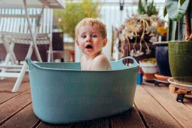 Uống nước quá lạnh dễ gây viêm hô hấp