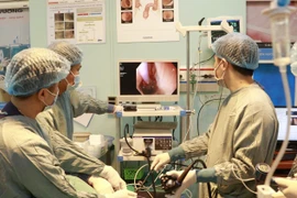 Nong bóng hơi ống mềm điều trị hẹp thực quản