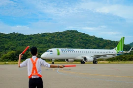 Đề nghị tạm dừng các chuyến bay tới Côn Đảo