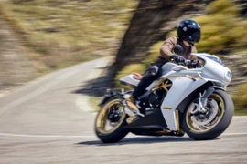Mô-tô MV Agusta Superveloce S 2021 có giá hơn 23.000 Euro