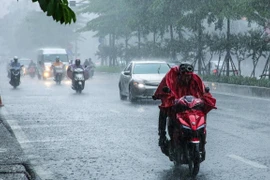 Vùng áp thấp vào Biển Đông, Bắc Bộ mưa lớn