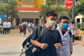 Bộ trưởng Bộ Giáo dục chỉ đạo khẩn về phòng chống COVID-19