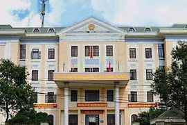 Chánh tòa hình sự cho nhiều bị cáo hưởng án treo trái quy định