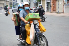 Đổ xô đi mua hàng sau tin đồn sai trái 'đóng cửa toàn TP.HCM'