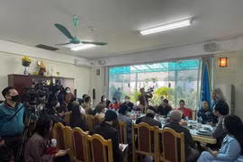 Thêm nhiều nhạc sĩ kiến nghị, tranh cãi về bản quyền