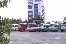 Ô tô kinh doanh vận tải hành khách được giảm 30% phí sử dụng đường bộ