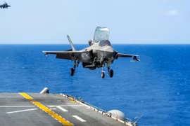 Mỹ: F-35 xuất kích từ tàu đổ bộ trực thăng trên biển Philippines