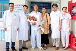 Nam bệnh nhân sức khỏe hồi phục sau khi được ghép thận tự thân