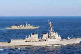Mỹ đưa 2 khu trục hạm tên lửa Tomahawk vào Địa Trung Hải
